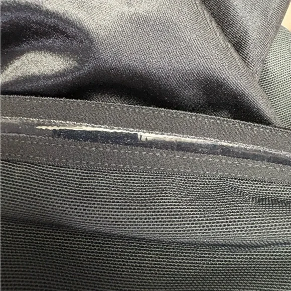 Adidas x Ivy Park Noir Shiny Racerback Bra Size Medium Removable Pads Athleisure - Picture 10 of 14